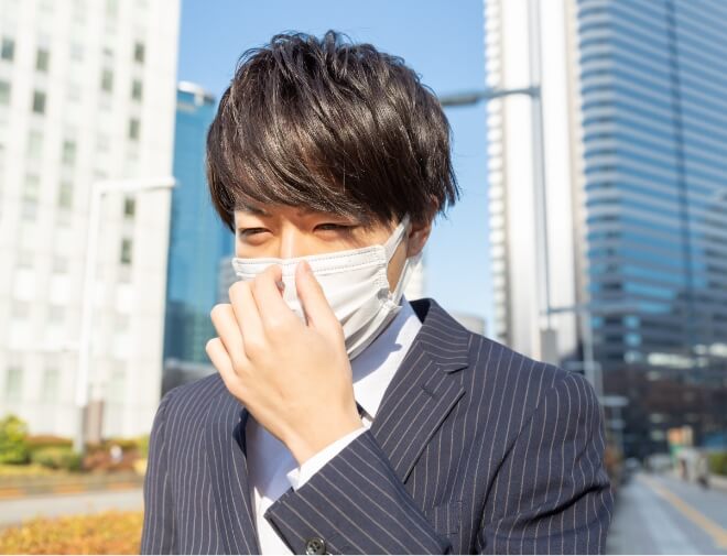 花粉症などの鼻炎症状があり外出機会の多い方